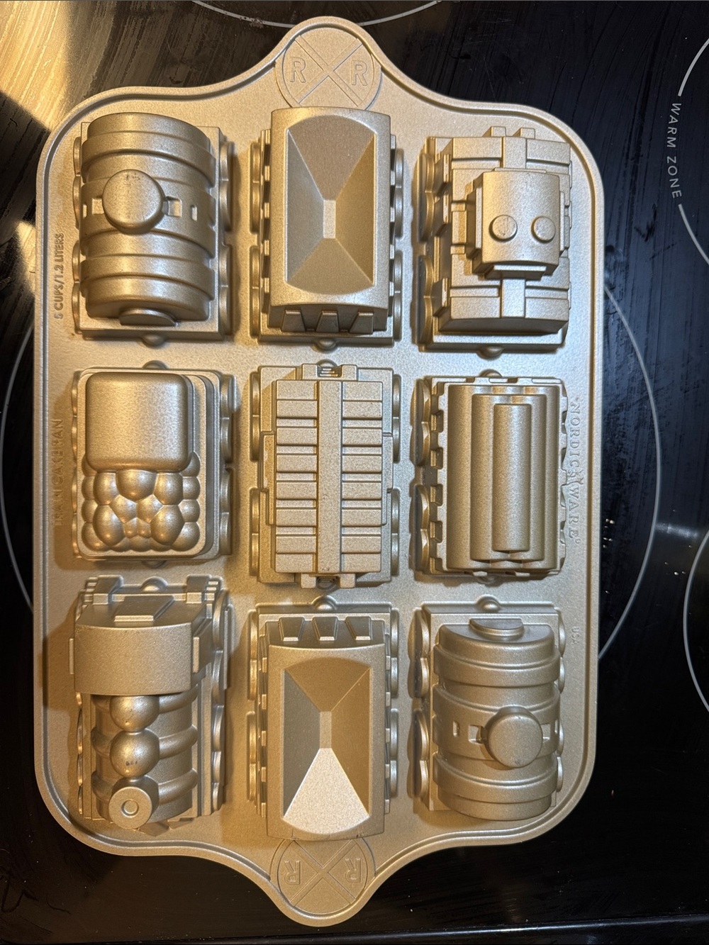 Train-Shaped Gold Cake Pan Mold Nordic Ware 5 cup